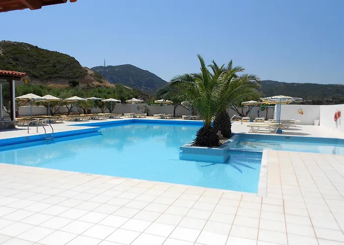 Anthoula فندق 2*